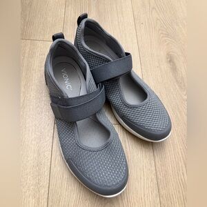 Vionic Women's Jessica Gray Mary Jane Knit Walking Shoes size 9